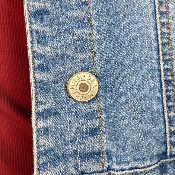 Love Tree Womens Medium Cropped Denim Jacket With Button Front & Pockets Med - Picture 8 of 9